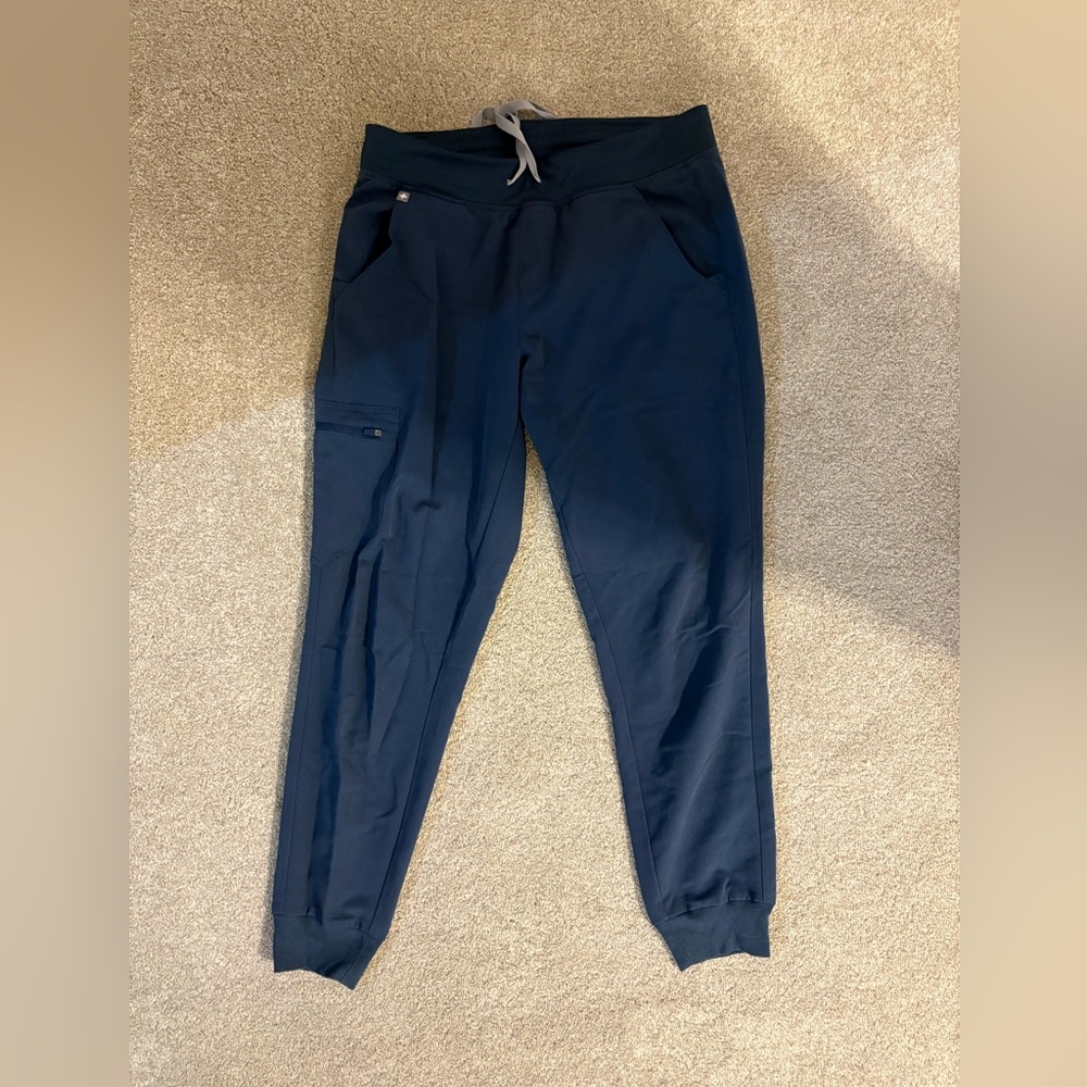 Women’s Figs scrub pants